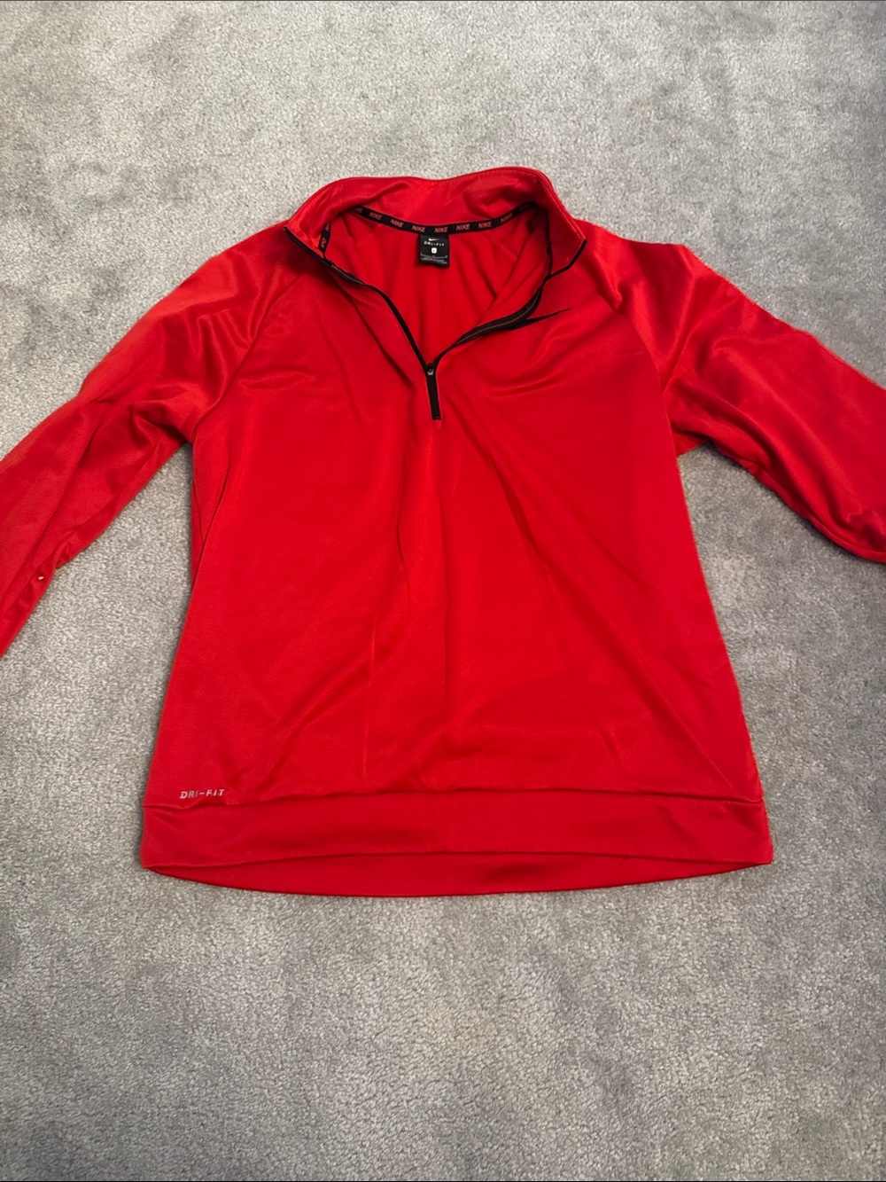 Men’s Nike Red Dri-FIT Quarter Zip Pullover size large.